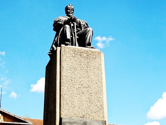 Kenya-Jomo Kenyatta Monument-Nairobi