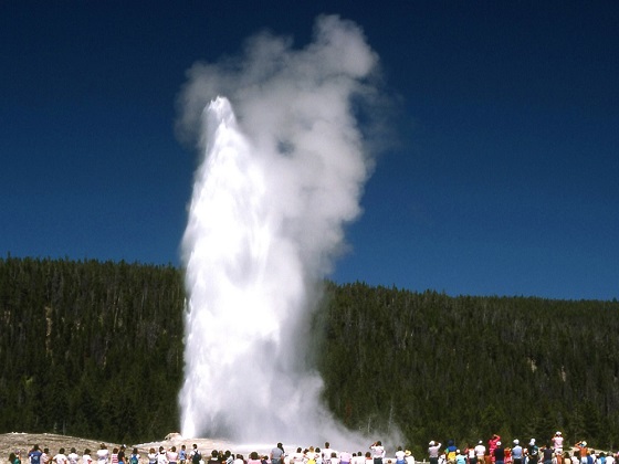 Yellowstone-Old Faithful Geyser