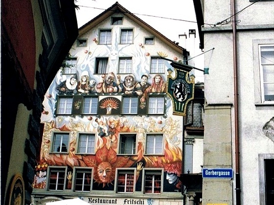 Lucerne-Old Town, painted building-2
